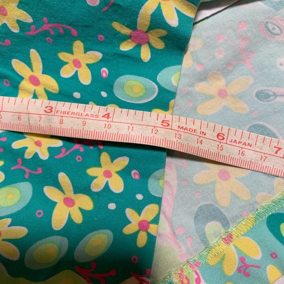 Lilly Pulitzer Colorful Peacock Print Women's Shorts. Size 8. - Picture 8 of 8